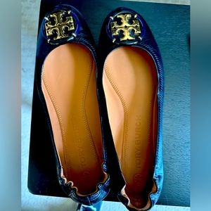 Tory Burch Flats size 9… excellent condition. Rarely worn